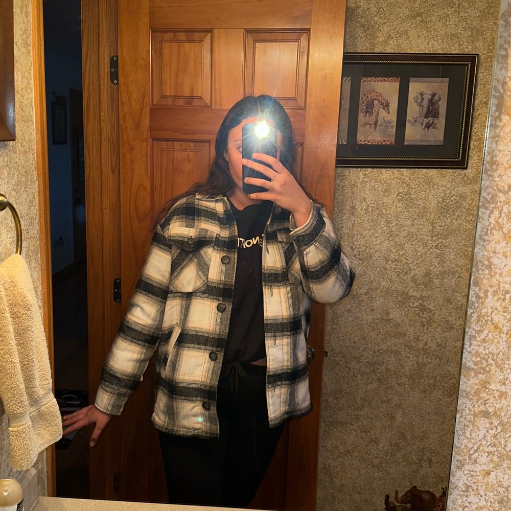 Shacket- Flannel Jacket (Ragstock) - Picture 7 of 8